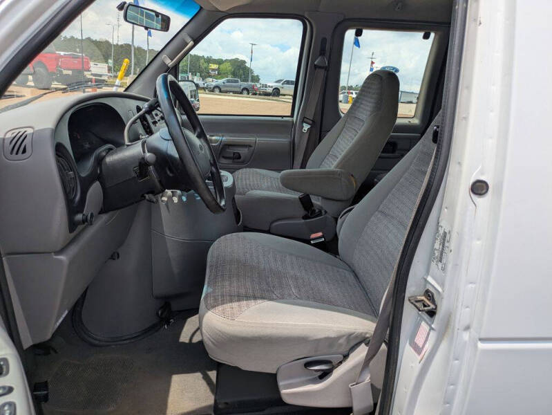 2001 Ford E-Series