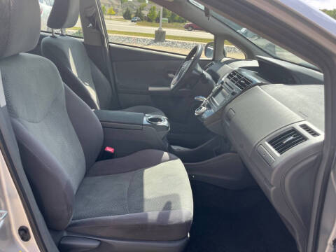 2012 Toyota Prius v Two
