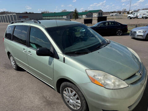 2009 Toyota Sienna LE 8-Passenger