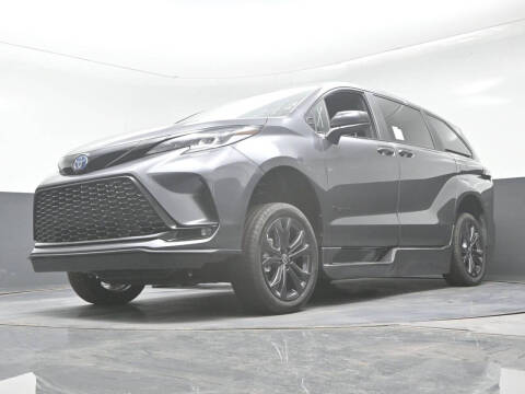 2025 Toyota Sienna XSE 7-Passenger