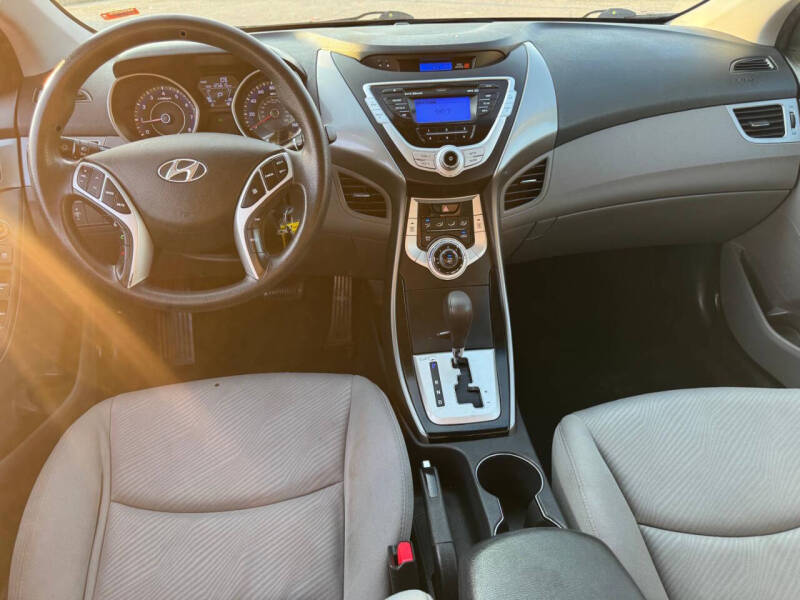 2012 Hyundai Elantra GLS