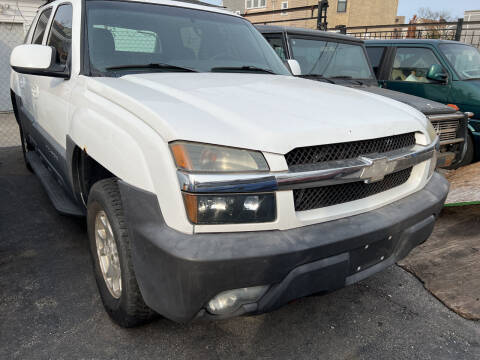 2003 Chevrolet Avalanche for sale at Western Star Auto Sales in Chicago IL