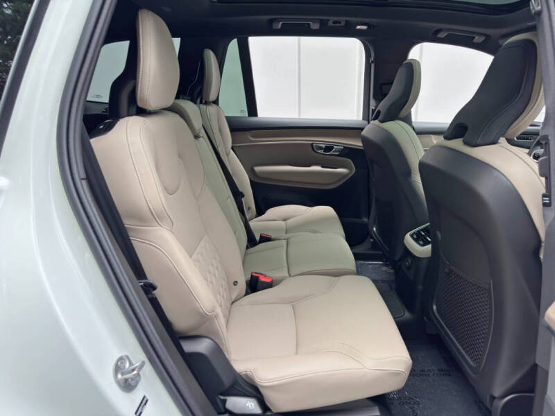 2026 Volvo XC90 T8 Plus 7P