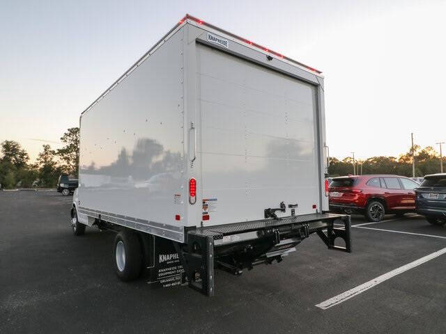 2025 GMC Savana 3500