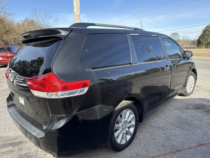 2014 Toyota Sienna XLE 7-Passenger