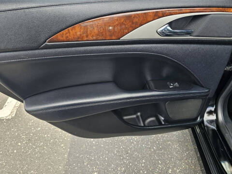 2017 Lincoln MKZ Hybrid Reserve