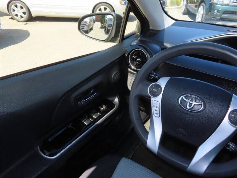 2015 Toyota Prius c Three