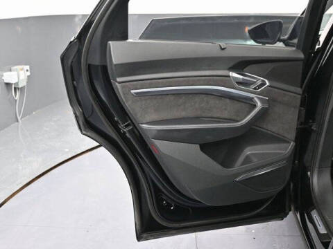 2019 Audi e-tron quattro Prestige