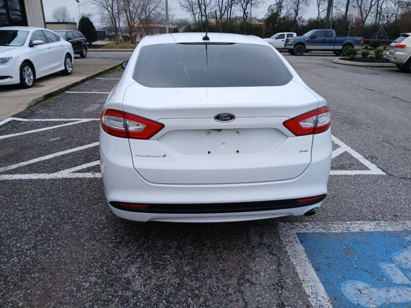 2016 Ford Fusion SE