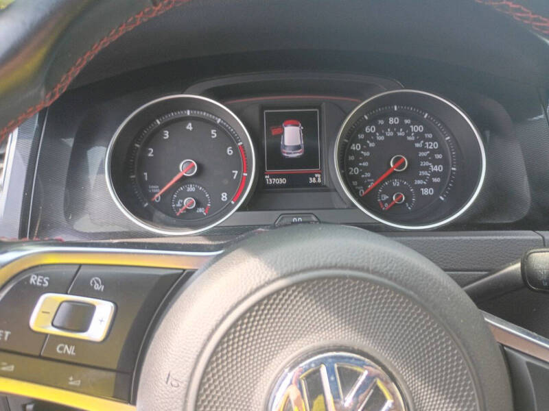 2017 Volkswagen Golf GTI SE