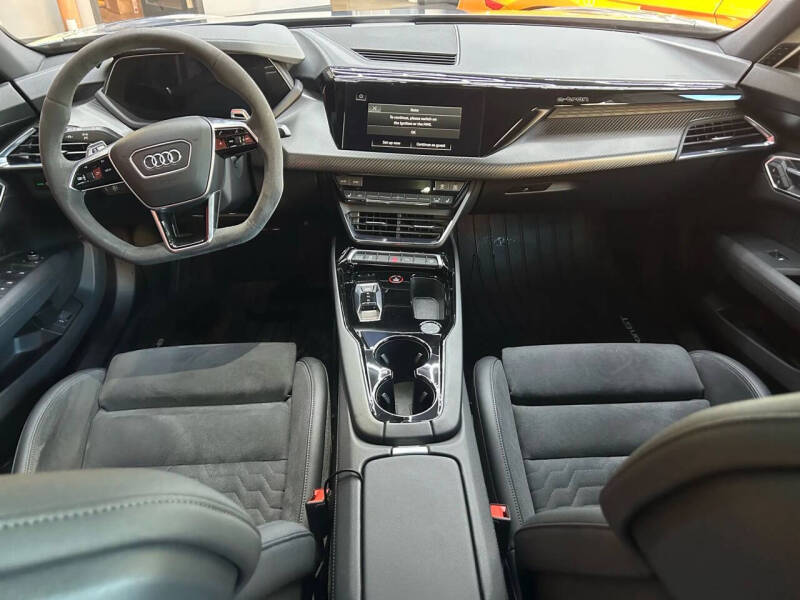 2022 Audi e-tron GT quattro Premium Plus