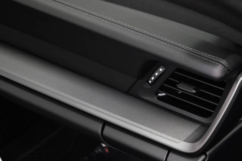 2025 Porsche 911 Carrera