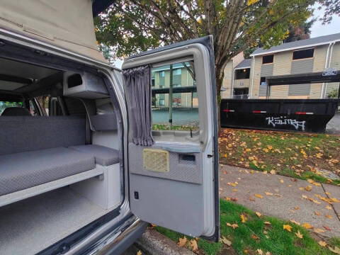 2003 Ford E-Series E-250 SD