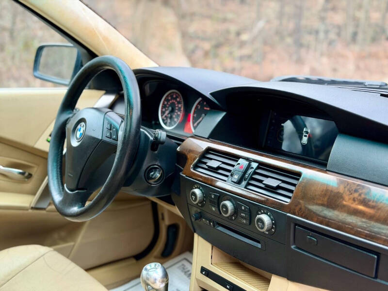 2004 BMW 5 Series 530i