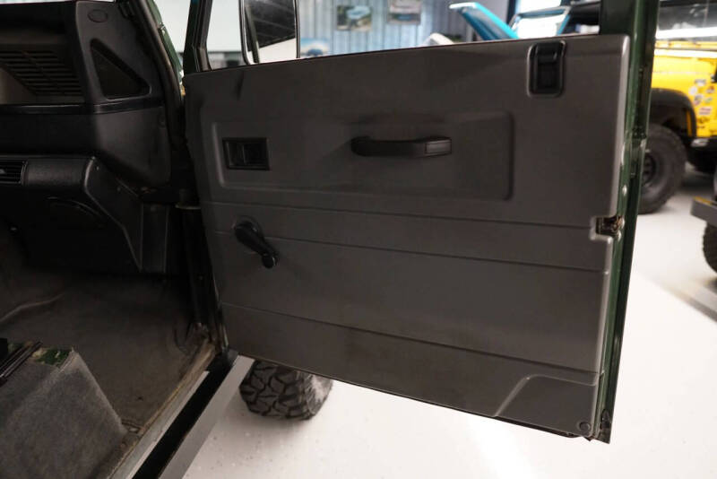 2000 Land Rover Defender