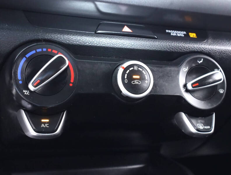 2019 Kia Rio 5-Door S