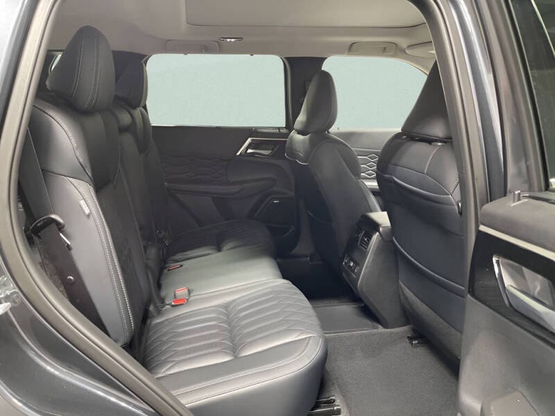 2026 Mitsubishi Outlander PHEV SEL
