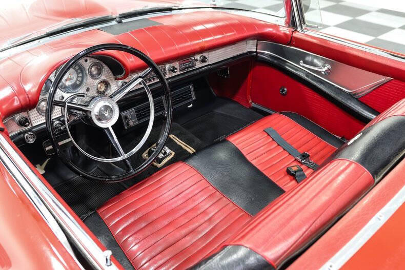 1957 Ford Thunderbird