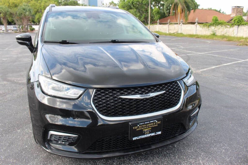 2022 Chrysler Pacifica Touring L