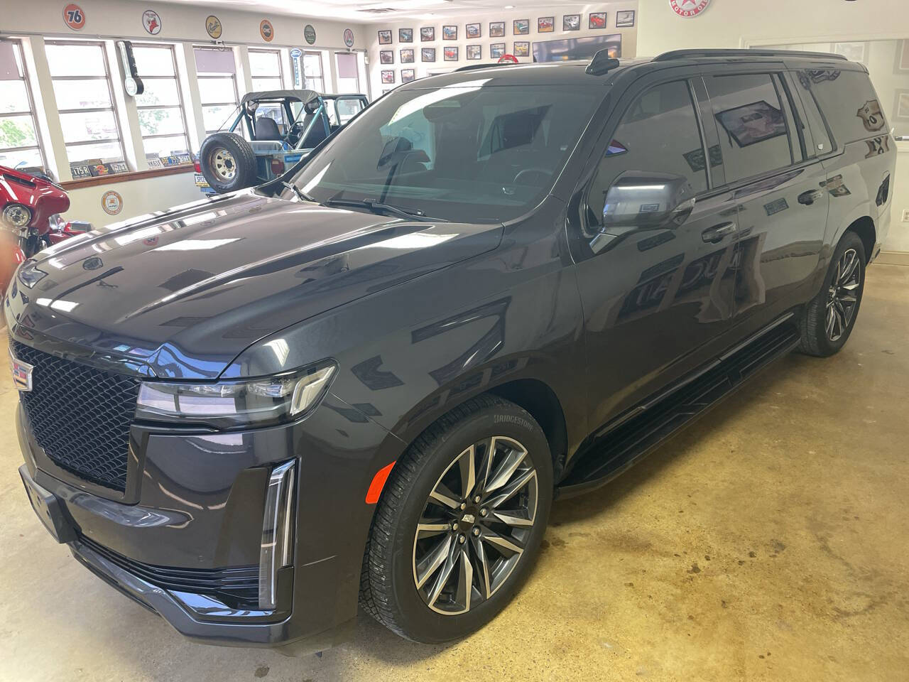 2023 Cadillac Escalade ESV 3