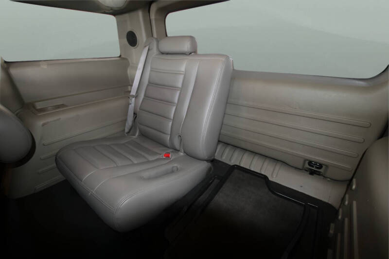2004 HUMMER H2