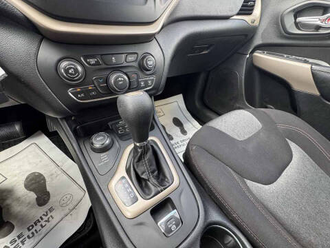 2017 Jeep Cherokee Sport Altitude