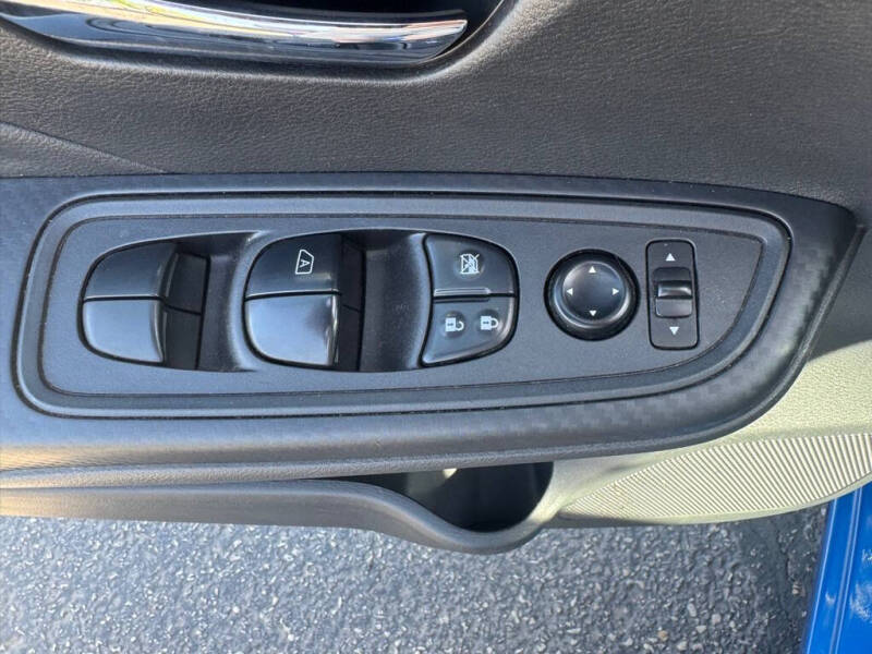 2023 Nissan Versa SV