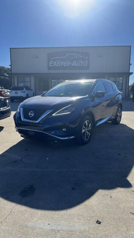 Nissan Murano's photo