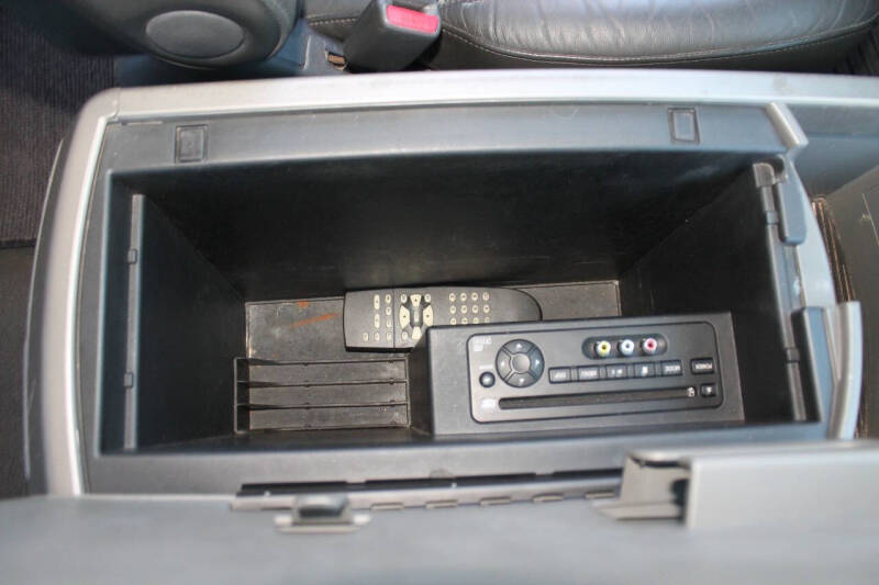 2005 Nissan Titan LE