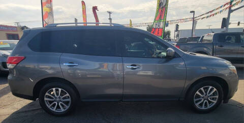 2016 Nissan Pathfinder SV