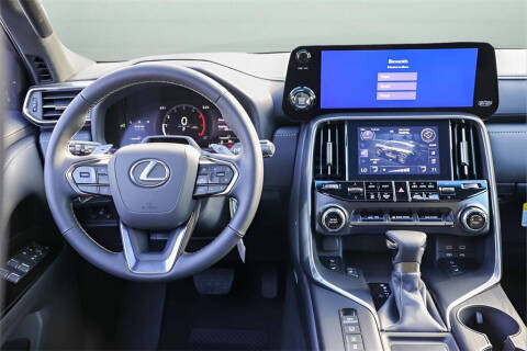 2025 Lexus LX 600 Premium