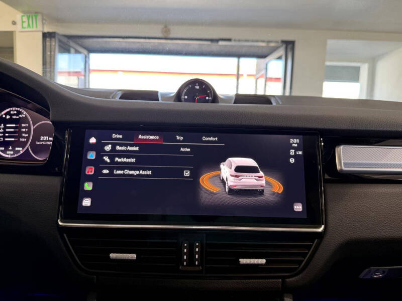 2022 Porsche Cayenne Platinum Edition