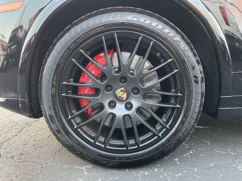 2016 Porsche Cayenne GTS