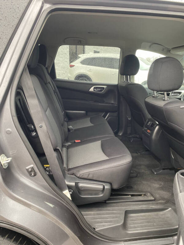 2017 Nissan Pathfinder SV