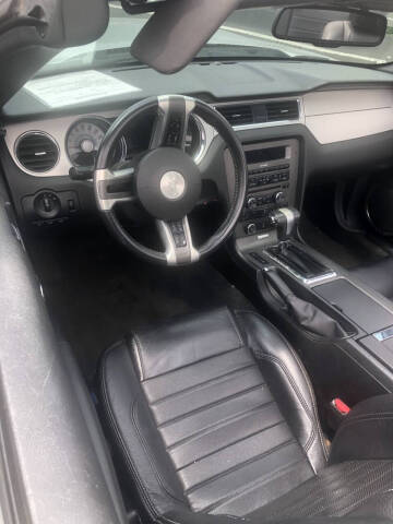 2012 Ford Mustang V6