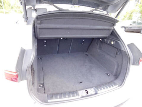 2025 Jaguar F-PACE P250 R-Dynamic S