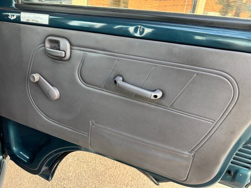 1997 Mitsubishi Minicab VX