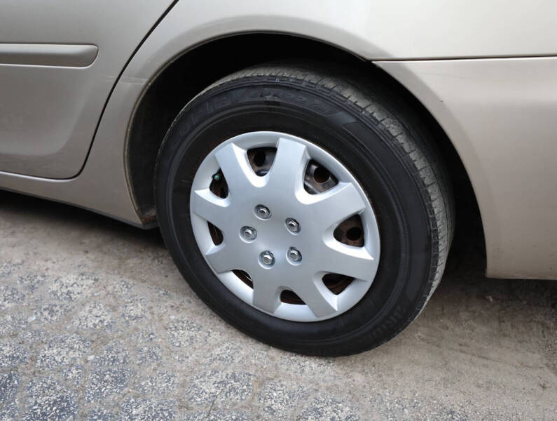 2005 Toyota Camry LE