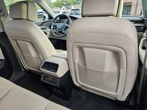 2024 Audi Q8 e-tron quattro Premium Plus