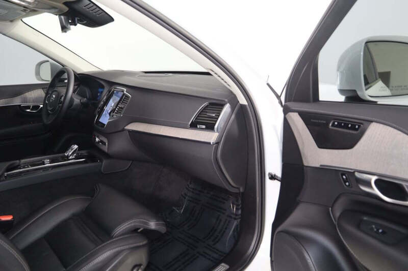 2023 Volvo XC90 B6 Ultimate Bright Theme 7P