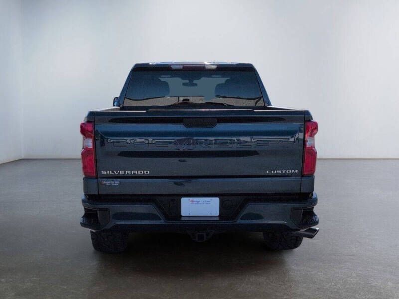 2021 Chevrolet Silverado 1500 Custom