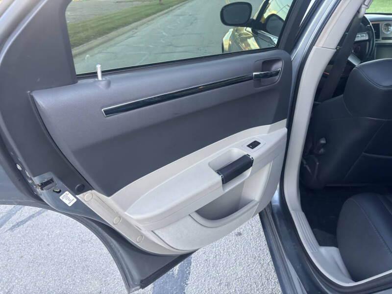 2006 Chrysler 300 SRT-8