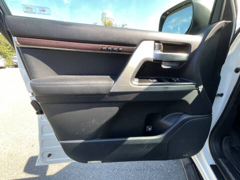 2016 Toyota Land Cruiser