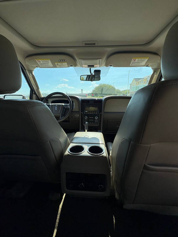 2016 Lincoln Navigator Select