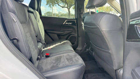 2022 Mitsubishi Outlander SE