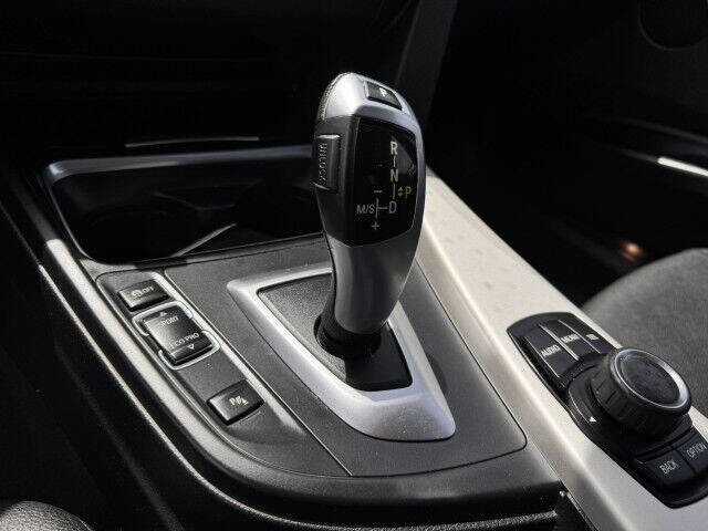 2015 BMW 3 Series 320i