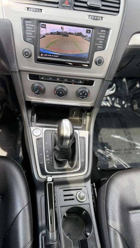 2017 Volkswagen Golf TSI Wolfsburg Edition