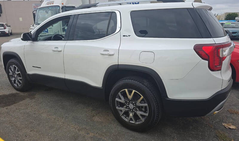 2023 GMC Acadia SLT