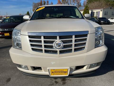 2011 Cadillac Escalade ESV for sale at Greenville Motor Company in Greenville NC