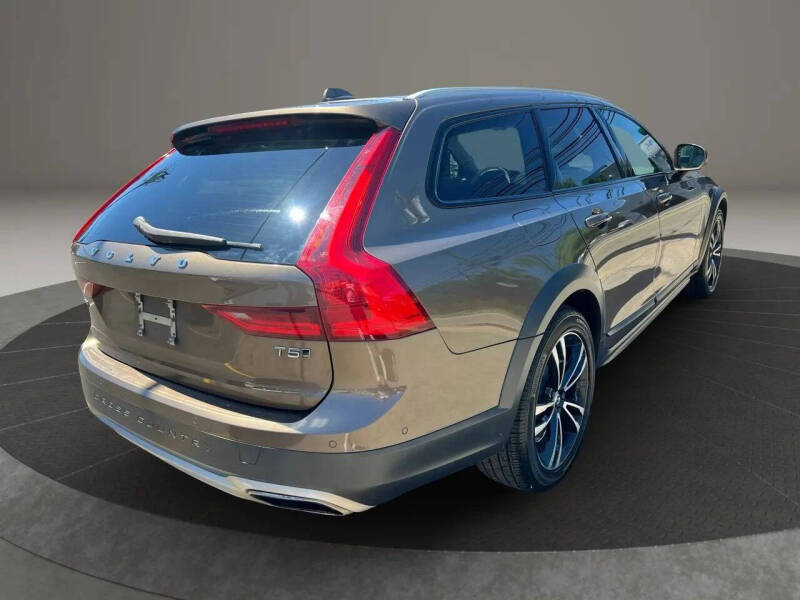 2018 Volvo V90 Cross Country T5
